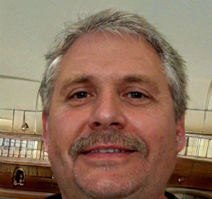 Portrait de Léo Marchand, formateur en gestion financière